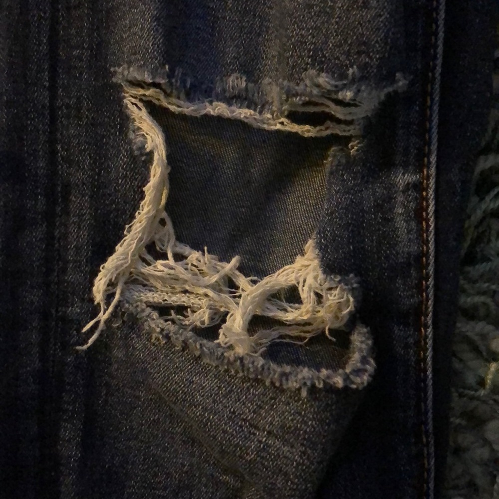AEO Ripped Jeans - Picture 3 of 8